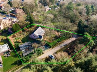 Aan het einde van een doodlopende straat, grenzend aan het natuurgebied La Garenne, bevindt zich deze ruime en lichtrijke woning.Hier woont u in alle...