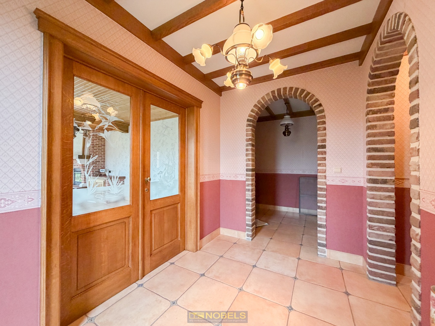 Te koop, grote villawoning met volledige onderkeldering en tuin op 1.327m² - foto 4