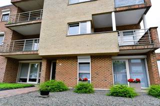 Het betreft een appartement op de eerste verdieping (geen lift aanwezig)Het appartement heeft 2 slaapkamers, een terras vooraan en een terras...