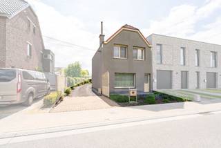 --- NIEUW --- Vlot bereikbare halfopen woning (170m²) met zonnegerichte tuin!--> U kan de vastgoedvideo van dit zoekertje terugvinden via onze eigen...
