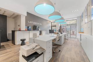 Te koop: instapklaar handelspand in de winkelstraat van Dendermonde, vlakbij het station en alle voorzieningen. Dit handelspand, gelegen op de Oude...