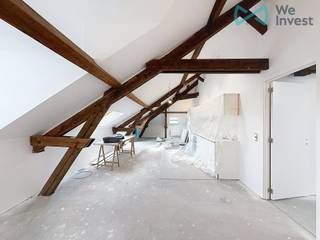 <p><em><strong>TE KOOP</strong></em> – In het hart van het prestigieuze project "Utopia By Godin", ontstaan uit de volledige renovatie van een iconisch gebouw in Brussel, ontdekt u dit prachtige gerenoveerde appartement met 4 slaapkamers (gerenoveerd in 2020).</p>
<p>Met een royale oppervlakte van ongeveer 150 m² is het pand als volgt ingedeeld: een ruime inkomhal die leidt naar een grote en lichtrijke leefruimte, bestaande uit een ruime woonkamer, een eetkamer en een volledig uitgeruste open keuken van ca. 55 m². Het appartement beschikt over 4 comfortabele slaapkamers (14, 14, 14 en 11 m²), evenals 3 moderne doucheruimtes, een wasruimte en een apart toilet.</p>
<p>Comfort: Privatieve kelder; EPC D (178 kWh/m².jaar); dubbele ventilatie (VMC); houten ramen met dubbele beglazing; collectieve gasverwarming.</p>
<p>Prijs: vanaf € 495.000</p>
<p>Contacteer ons nu op 02 355 42 20 | 0494 28 38 88 (Taylor) en via e-mail op tubize@weinvest.be</p>