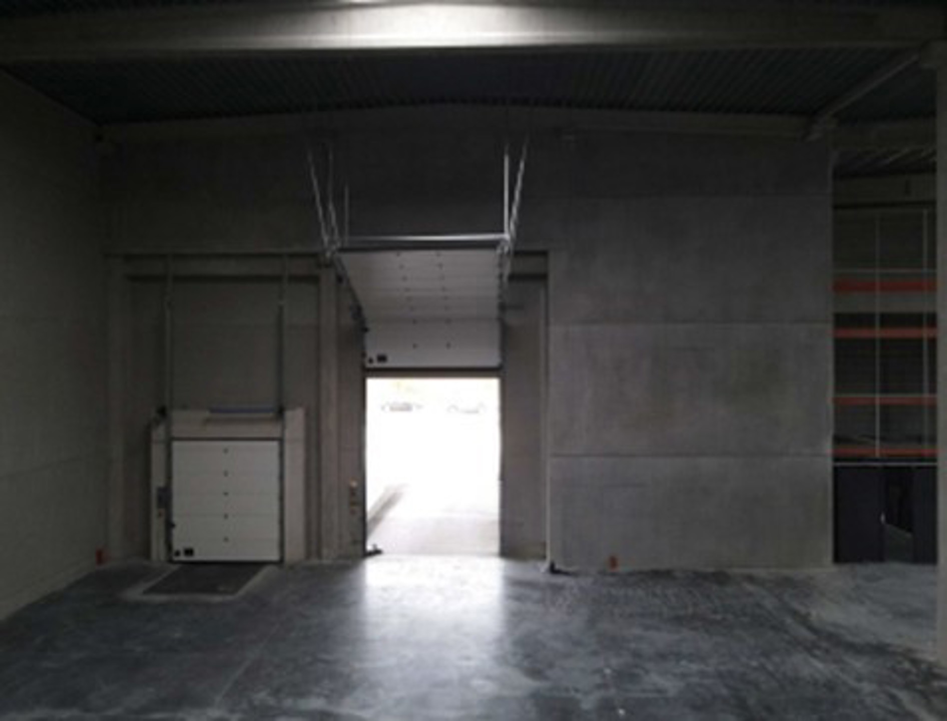 Magazijn 758m² met kantoor high-end gemeubeld ingericht 344m² - foto 4