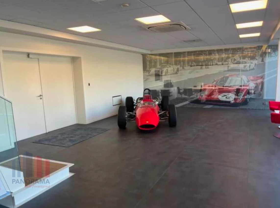 8.037 m² magazijn met 406 m² kantoor STRATEGISCH GELEGEN aan KNOOPPUNT E34 & E17 - photo 4