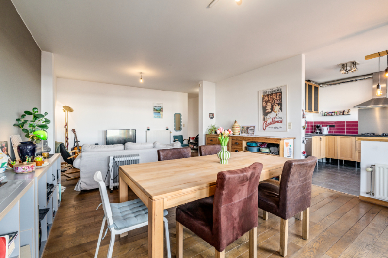 --- NIEUW --- Gunstig gelegen lichtrijk appartement met 2 slaapkamers. - foto 4
