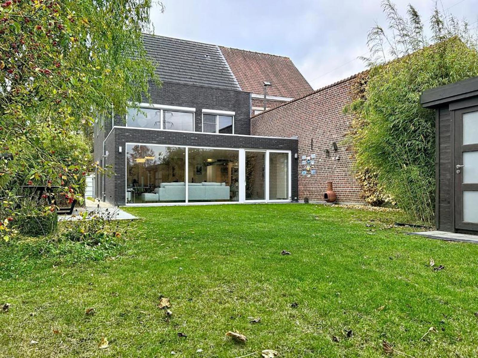 Woning op 704m² met 4 slpk, zonnepanelen en private tuin - foto 2