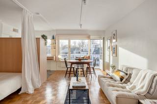 Knusse studio in bruisend BerchemDe Grotesteenweg in Berchem is zo’n plek waar alles samenkomt. Rust en groen, maar tegelijk winkels, horeca en...