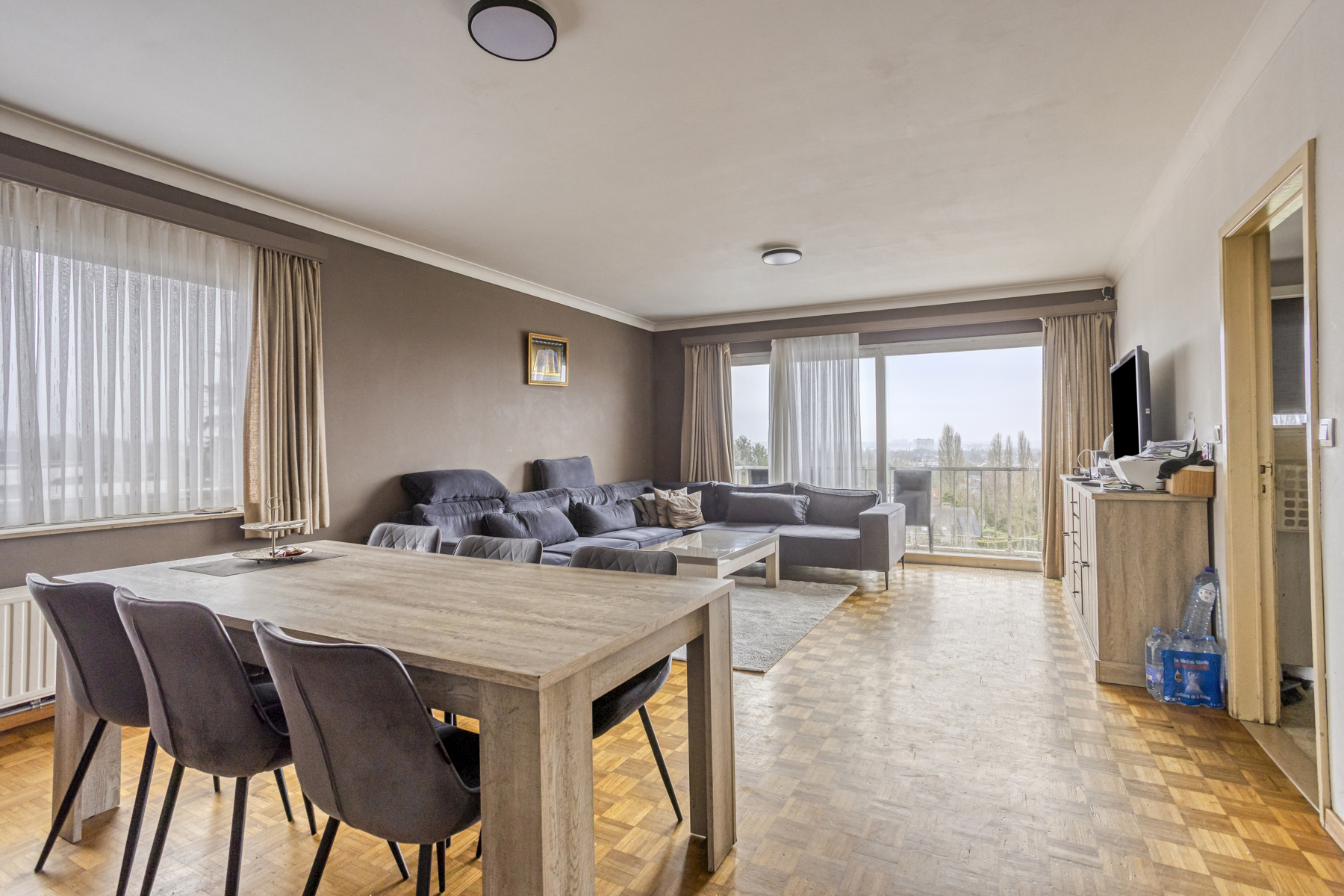 Lichtrijk 3-slaapkamerappartement met terras te Dilbeek - foto 2