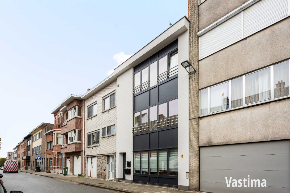 Vergunde opbrengsteigendom met 3 verhuurde appartementen - photo 2