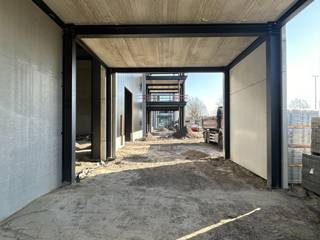 Deze nieuwbouw bedrijfsunits, gelegen in een stijlvol en modern complex, bieden een unieke kans voor ondernemers die op zoek zijn naar een...