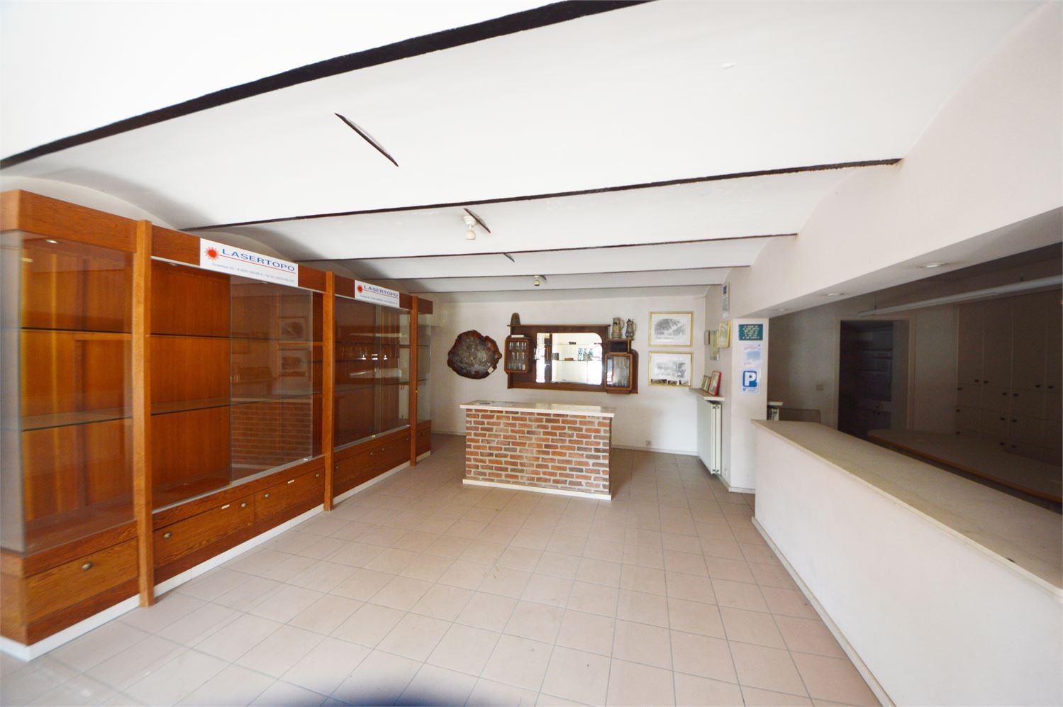 Uniek commercieel gebouw te huur in hartje Herzele – voormalig brouwerijpand met karakter en ruimte - foto 5