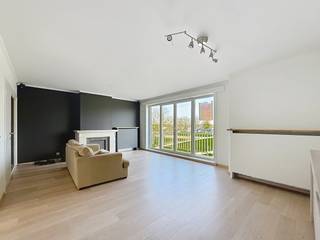 LIEU :Spacieux appartement à louer à Astene sur une endroit facile d'accès. Vous trouverez des magasins, des restaurants et des écoles à...