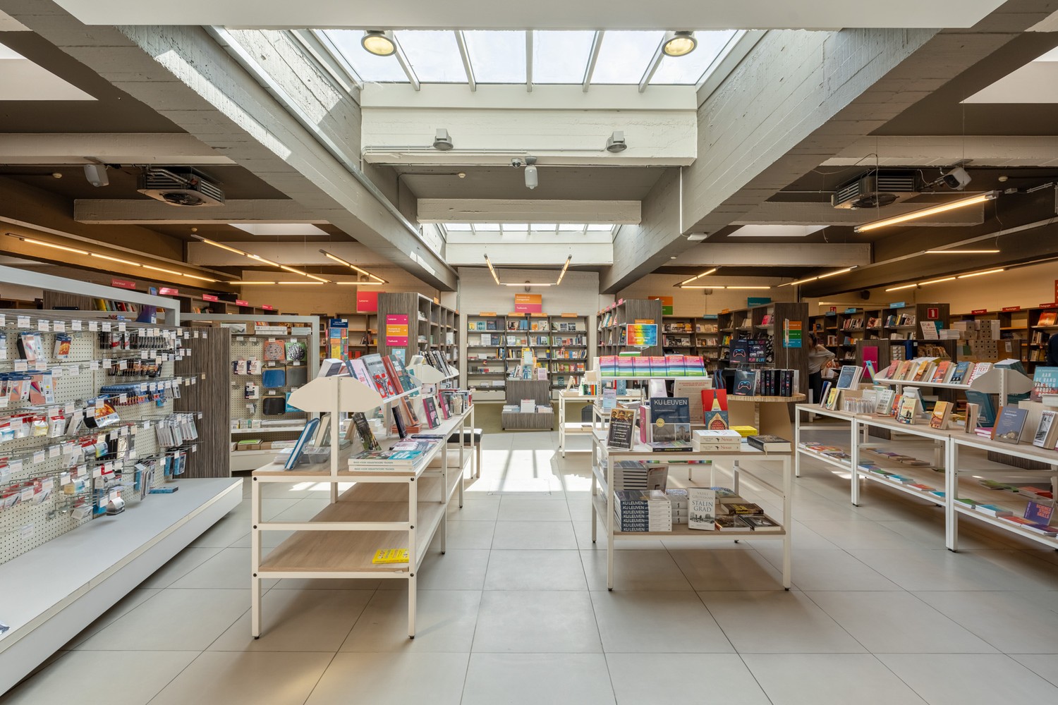 Handelsgelijkvloers / winkelruimte van ca 900 m2 op een zeer gunstige locatie te Leuven ! - foto 2