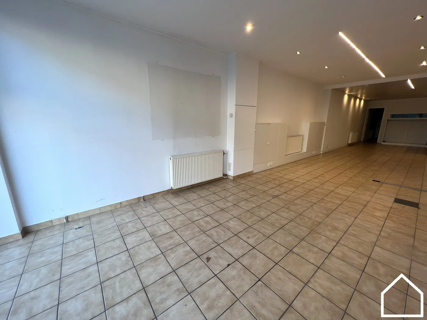 HANDELSPAND OP EEN GUNSTIGE LIGGING IN IEPER - foto 5