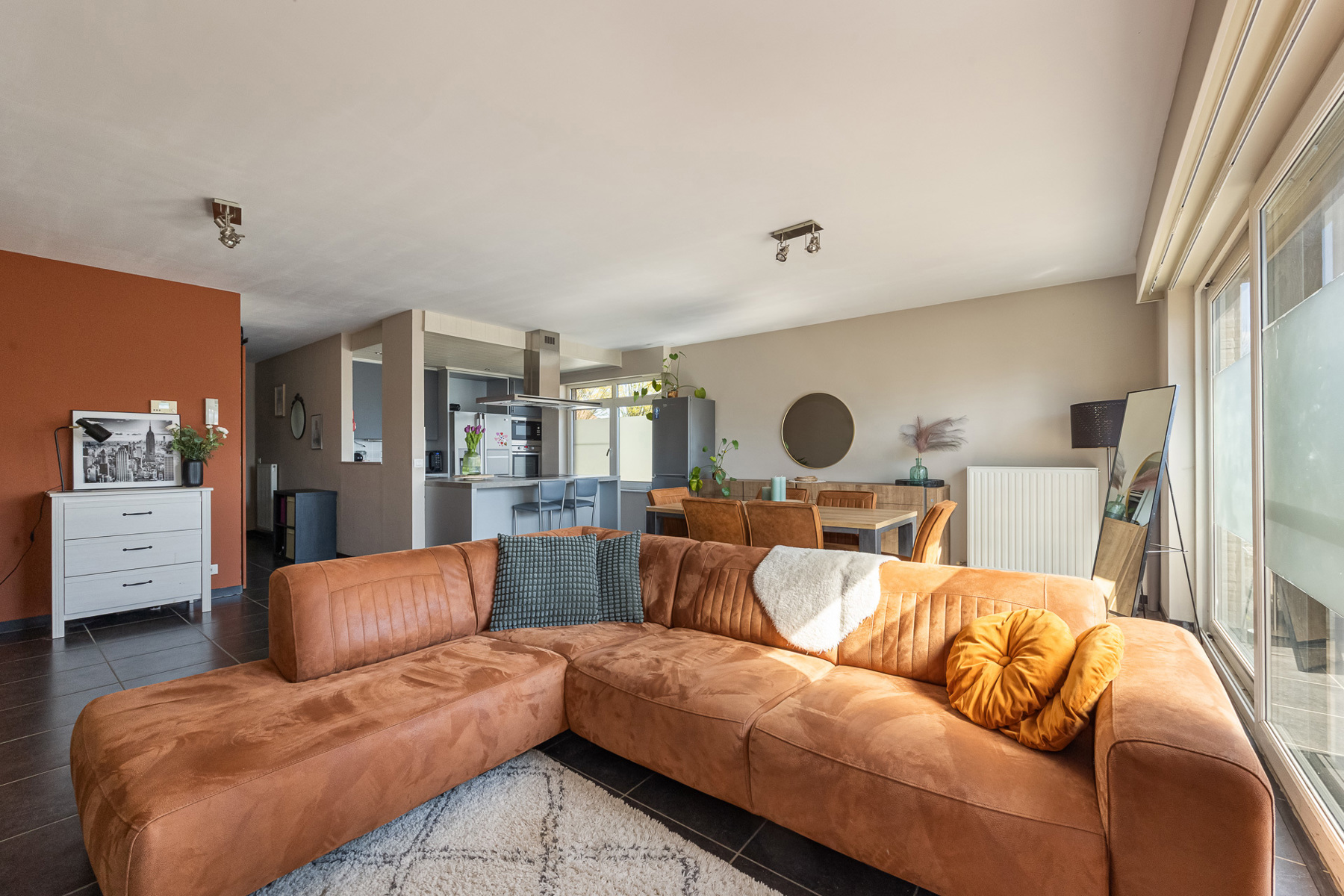 Gezellig gelijkvloers appartement met 2 slaapkamers, terras en garage nabij centrum Mol - foto 4