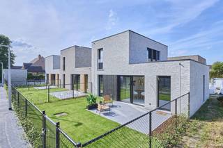Project Spijbelveld: Een nieuwe oase in Peer Centrum. De woning is gebouwd met energie-slimme elementen en heeft een E-peil onder 30.Spijbelveld is...