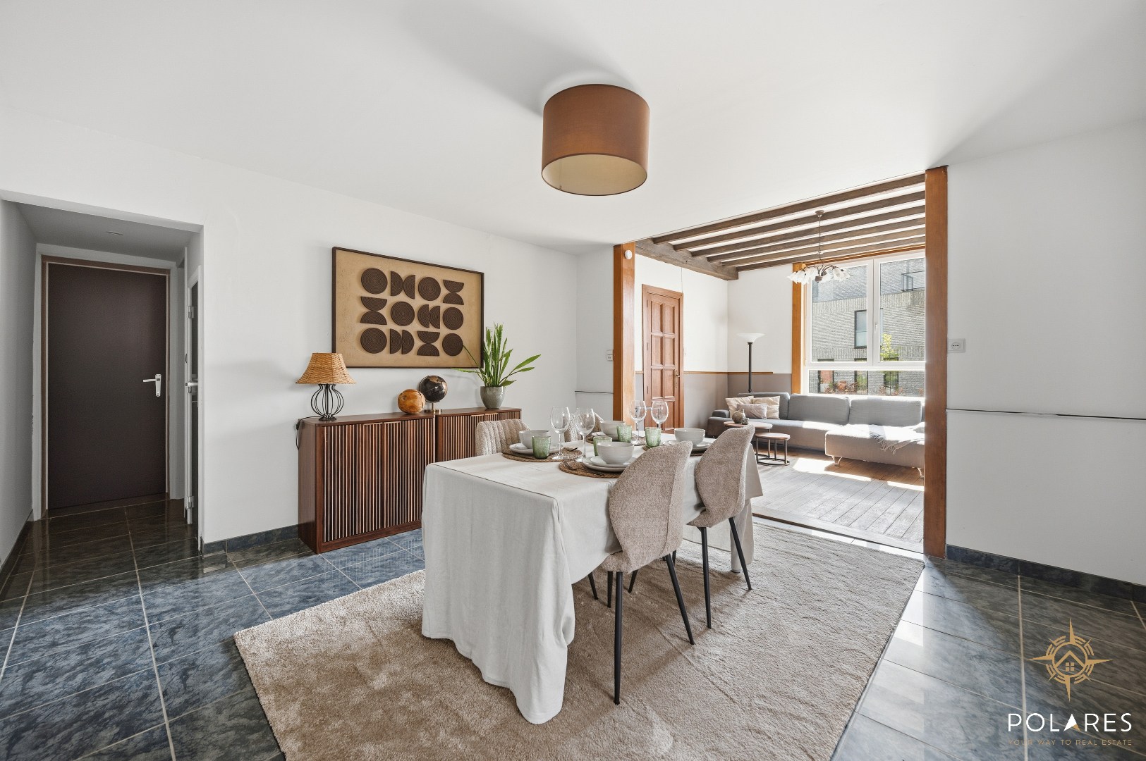 Charmant en instapklaar gelijkvloers appartement met koer en autostaanplaats - foto 5