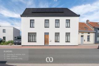 Are you looking for a beautifully renovated family home with 4 bedrooms, EPC label A, and excellent accessibility in Kruisem? Found it!<br /><br />The high-quality finish, excellent EPC label A, spacious and bright living spaces, four full-size bedrooms, and two fully finished bathrooms are just some of the many assets we find here. In addition, both the train station and a bus stop are within walking distance. The station is about a 5-minute walk away, and the bus stops just 2 minutes from the house.<br /><br />LAYOUT:<br /><br />GROUND FLOOR: You enter the house through the spacious entrance hall with a guest toilet. From here, you have access to the large and bright living room that seamlessly transitions into the open kitchen. It is qualitatively and luxuriously finished. Furthermore, the ground floor also has a practical storage room and a separate office space that can serve perfectly as an extra bedroom.<br /><br />1st FLOOR: On the first floor, you arrive in the spacious landing. From here, you have access to three full-size bedrooms and two fully finished bathrooms. The bathrooms together have two showers and a bathtub.<br /><br />ATTIC: The house also has a spacious and practical attic, ideal as extra storage space.<br /><br />Does this beautifully renovated home with EPC label A sound like something for you? Then do not hesitate and contact us today to schedule a visit!