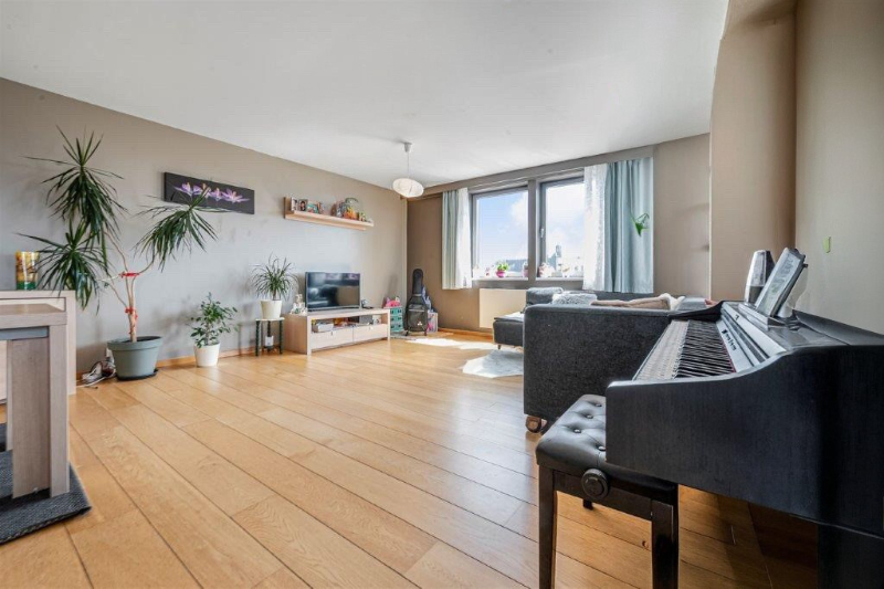 RUIM HOEKAPPARTEMENT WAARDOOR ER VEEL LICHTINVALLEN EN LEUKE ZICHTEN ZIJN - foto 4