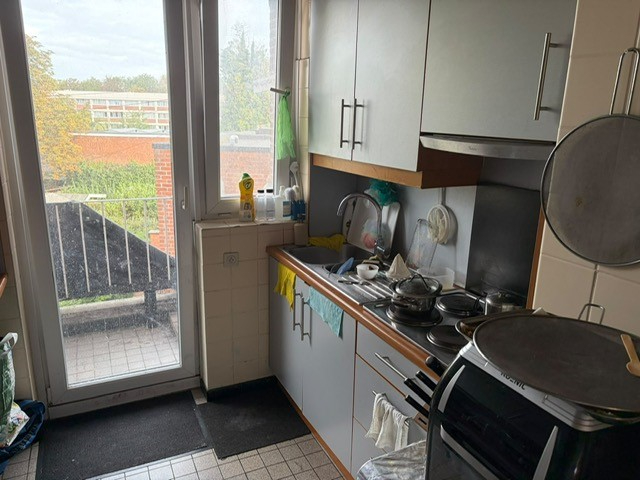 Centraal gelegen appartement op de 3eV met 2 SLK en balkon - foto 5