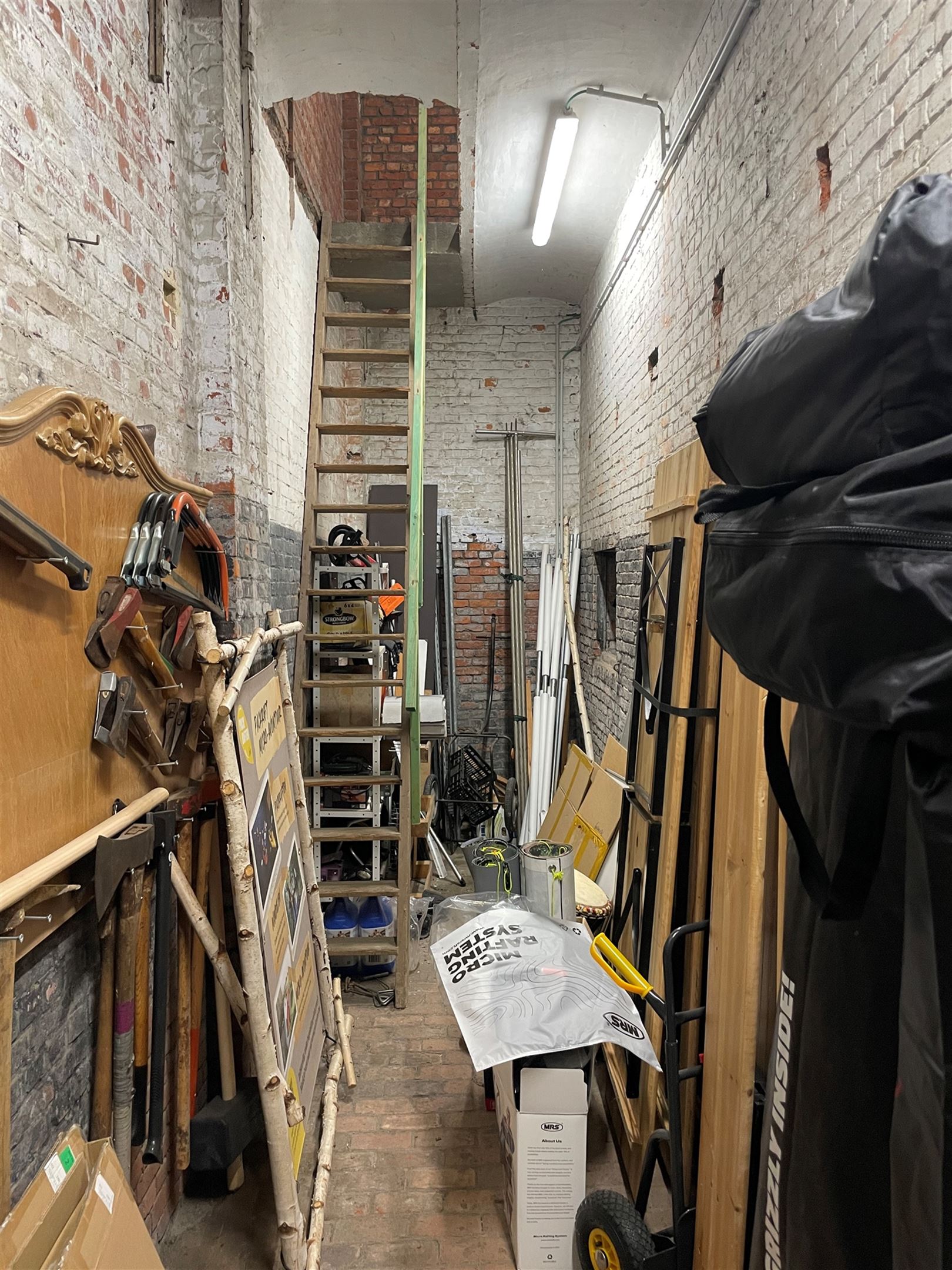 INDUSTRIEEL GEBOUW - photo 5