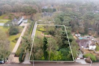 Ruim perceel voor villabouw gelegen nabij de golf en het meer van het groene Keerbergen.De bouwgrond kan bestemd worden voor een vrijstaande...