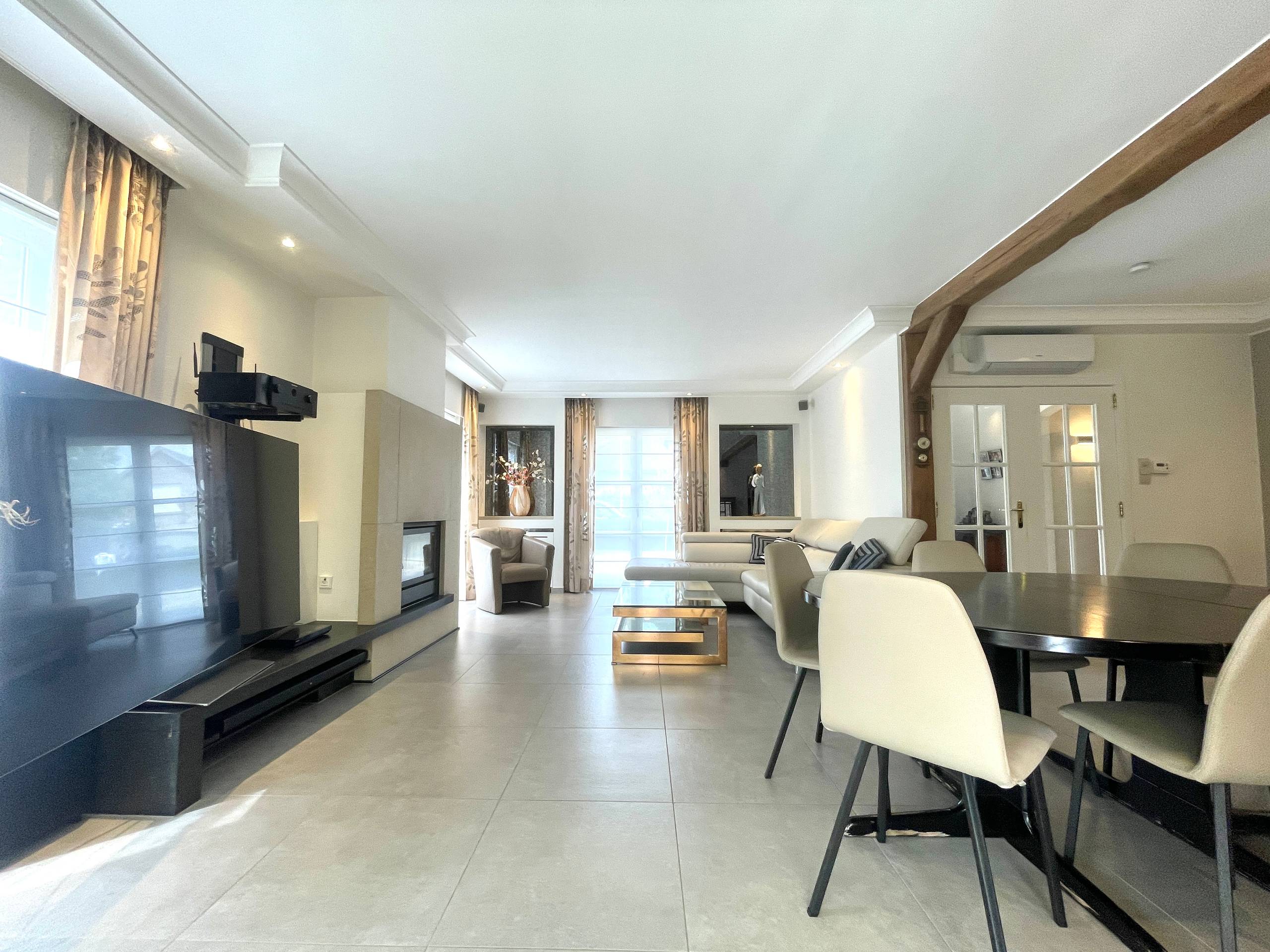 Rustig gelegen bungalow met dubbele garage en 3 slpk - foto 5