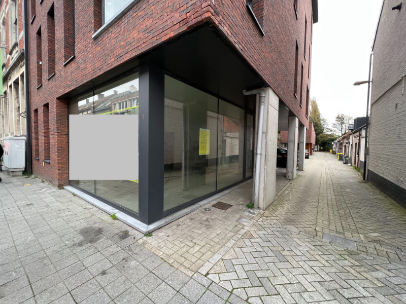 centraal gelegen, gelijkvloerse  cascoruimte met vergunning appartement - photo 1