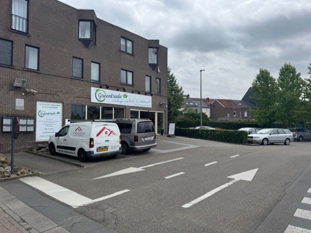 Commercial à louer à Lanaken - photo 3