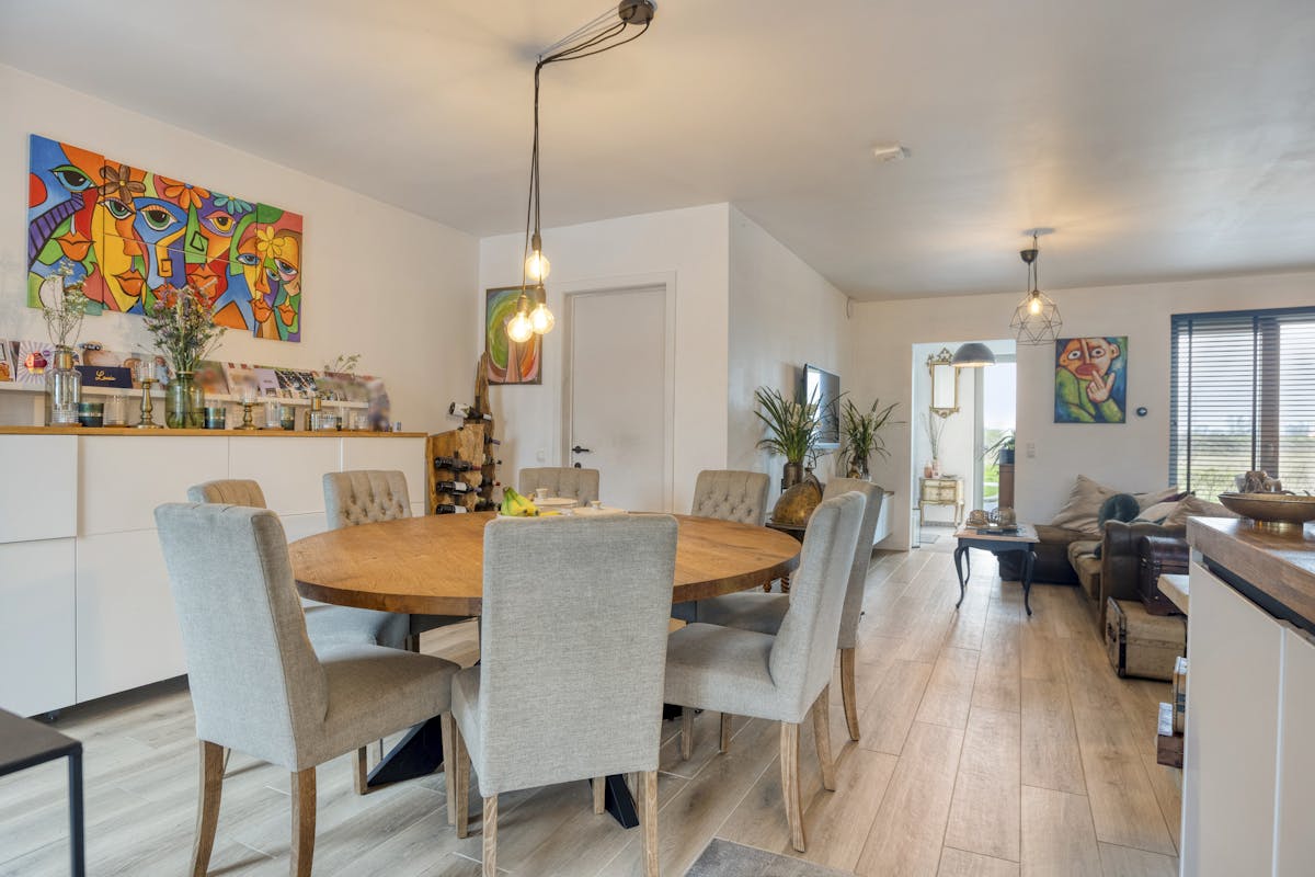 BEN-woning met 4 slaapkamers en 2 carports in het groene Suikerpark te Veurne - foto 4