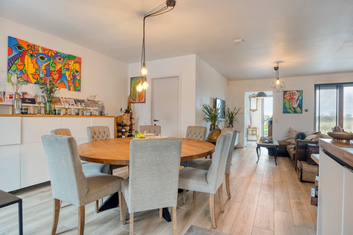 BEN-woning met 4 slaapkamers en 2 carports in het groene Suikerpark te Veurne - foto 3
