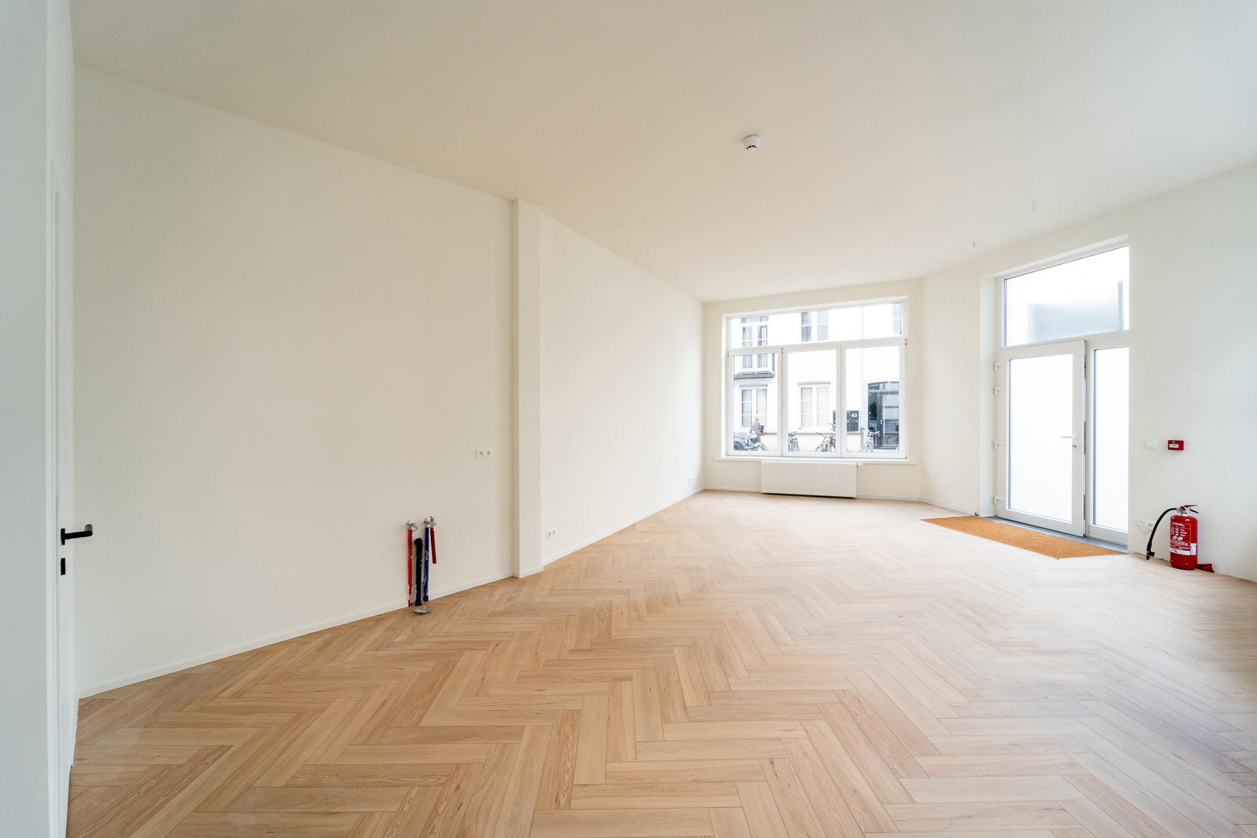 Gelijkvloers kantoorruimte op toplocatie - foto 2