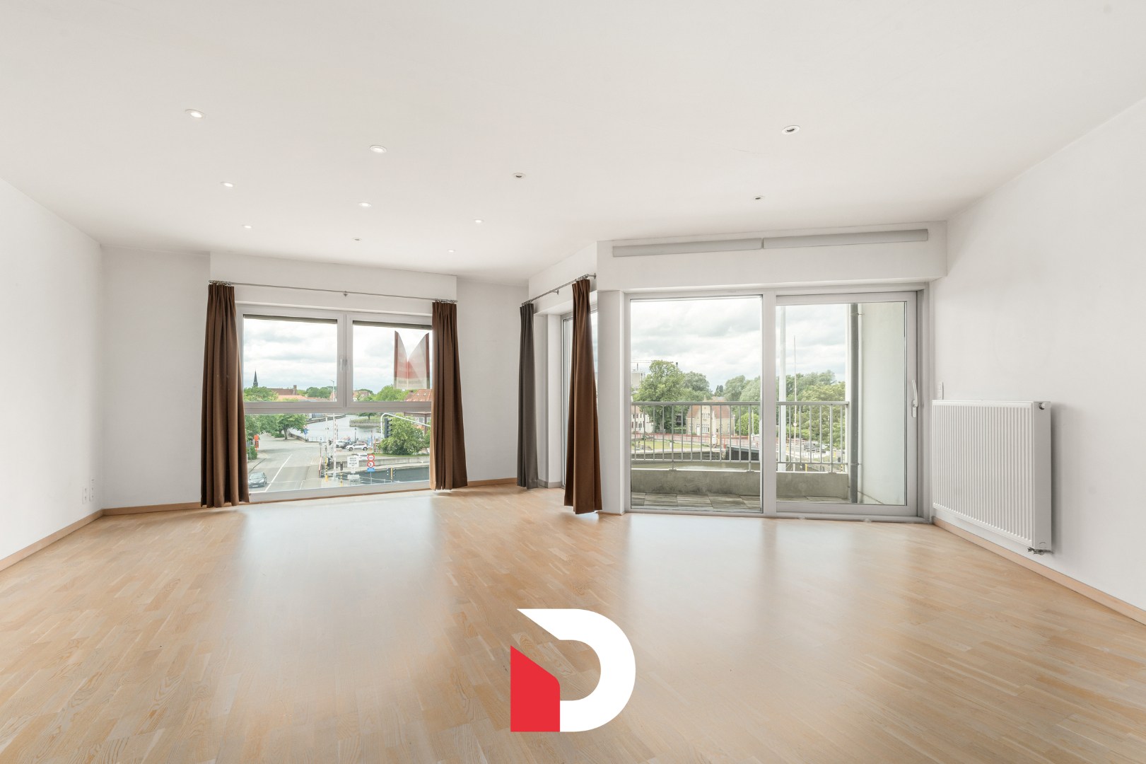 Lichtrijk appartement met zicht op de Dampoort en over de 'Coupure' / 'Vesten' op de rand van Brugge. - foto 4