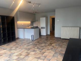 1 slaapkamerappartement gelegen op de derde verdieping aan de Naamsepoort van Leuven. Deze toplocatie is een pluspunt voor een jong startend koppel...