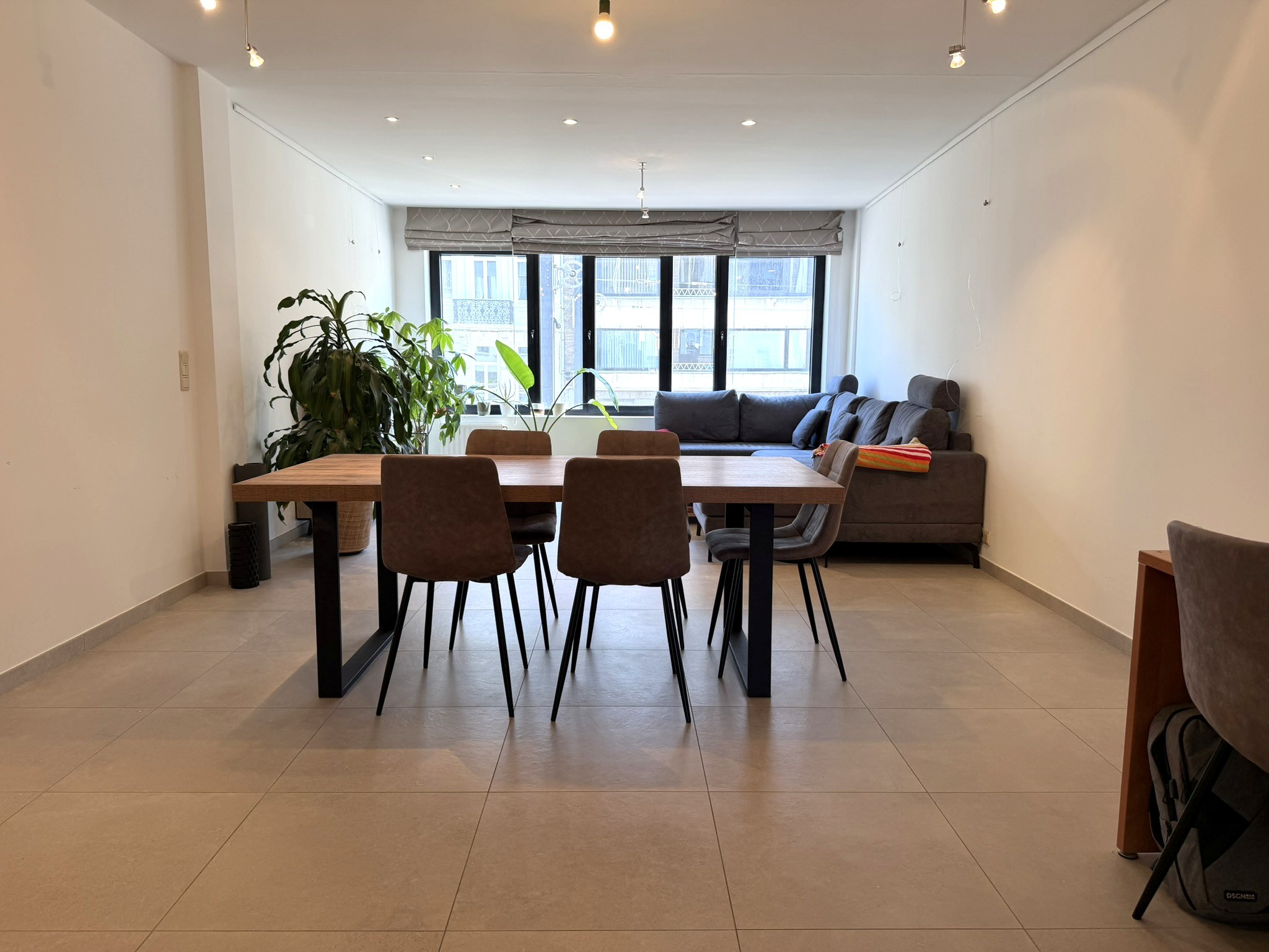 Woning met 3 slaapkamers en groot terras, in stationsbuurt! - foto 4