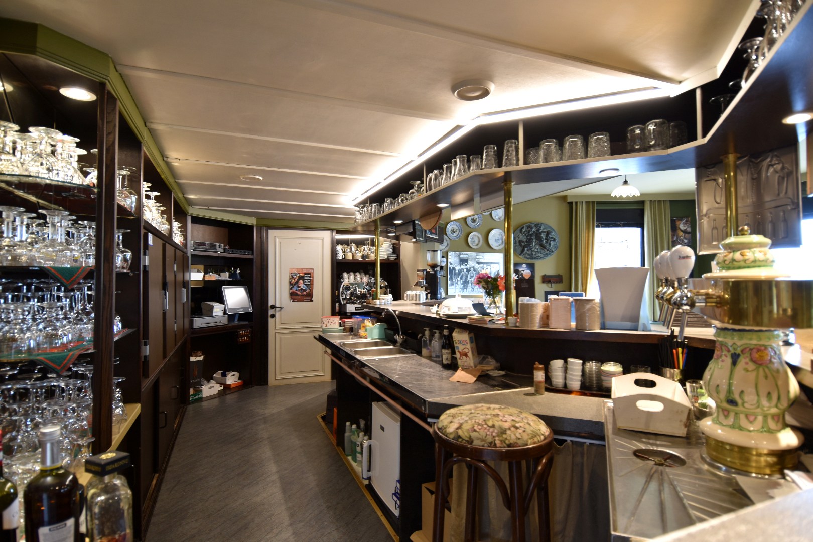 Horecazaak met apart woongedeelte, tuin/terras en garage te koop in Gullegem - foto 2