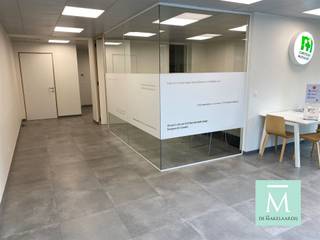 Uitstekend gelegen kantoor/handelspand in het centrum van St-Katelijne-WaverDit prachtige pand van ca. 135m² is bijzonder goed gelegen in het centrum...