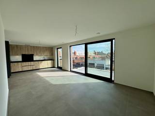 Dit prachtig nieuwbouwappartement is gelegen op de 2e verdieping (bereikbaar met lift) van een klassevol wooncomplex opgetrokken met zeer...