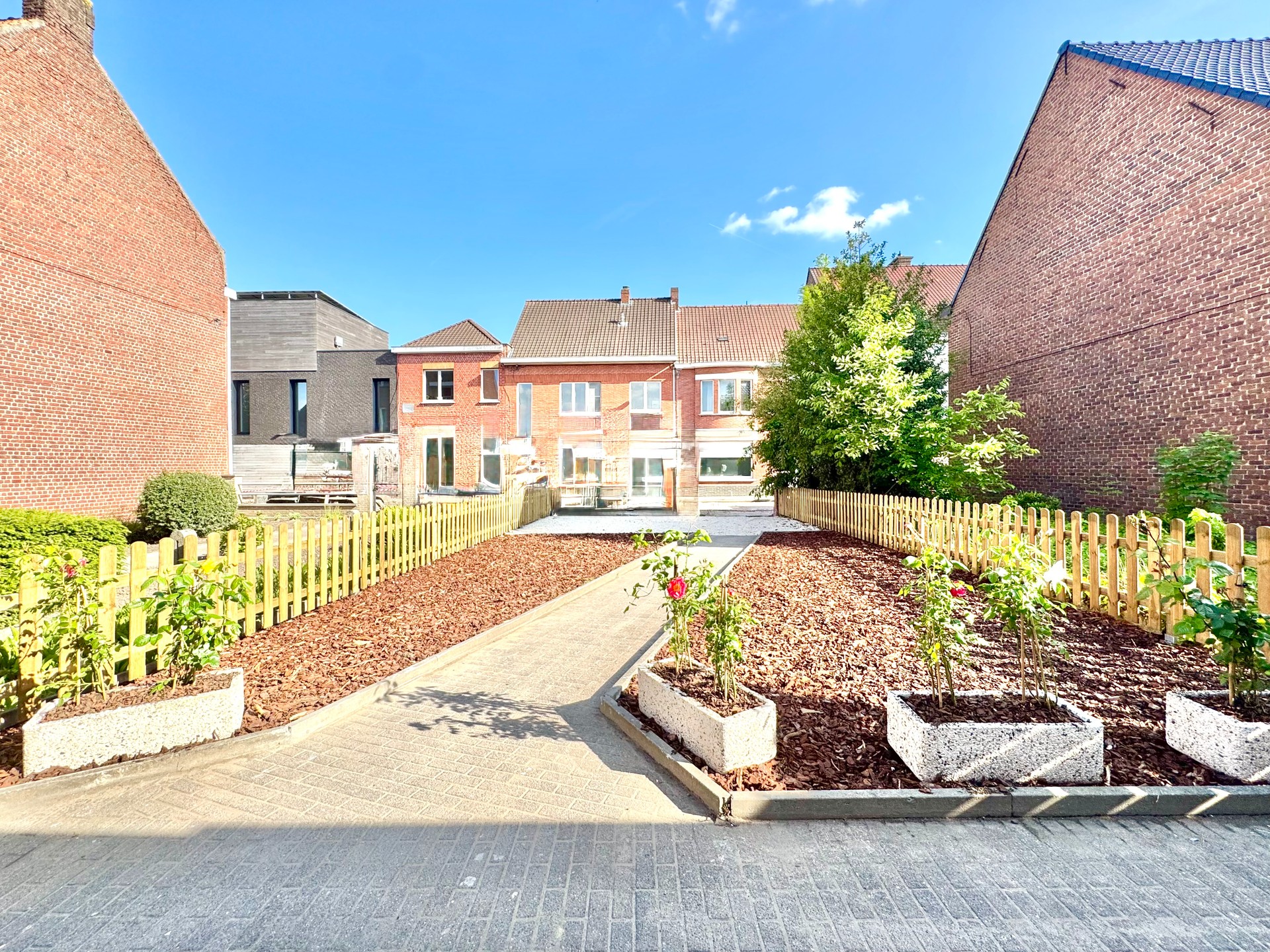 VOLLEDIG GERENOVEERDE WONING | TUIN | GARAGE | 294 M² - foto 2