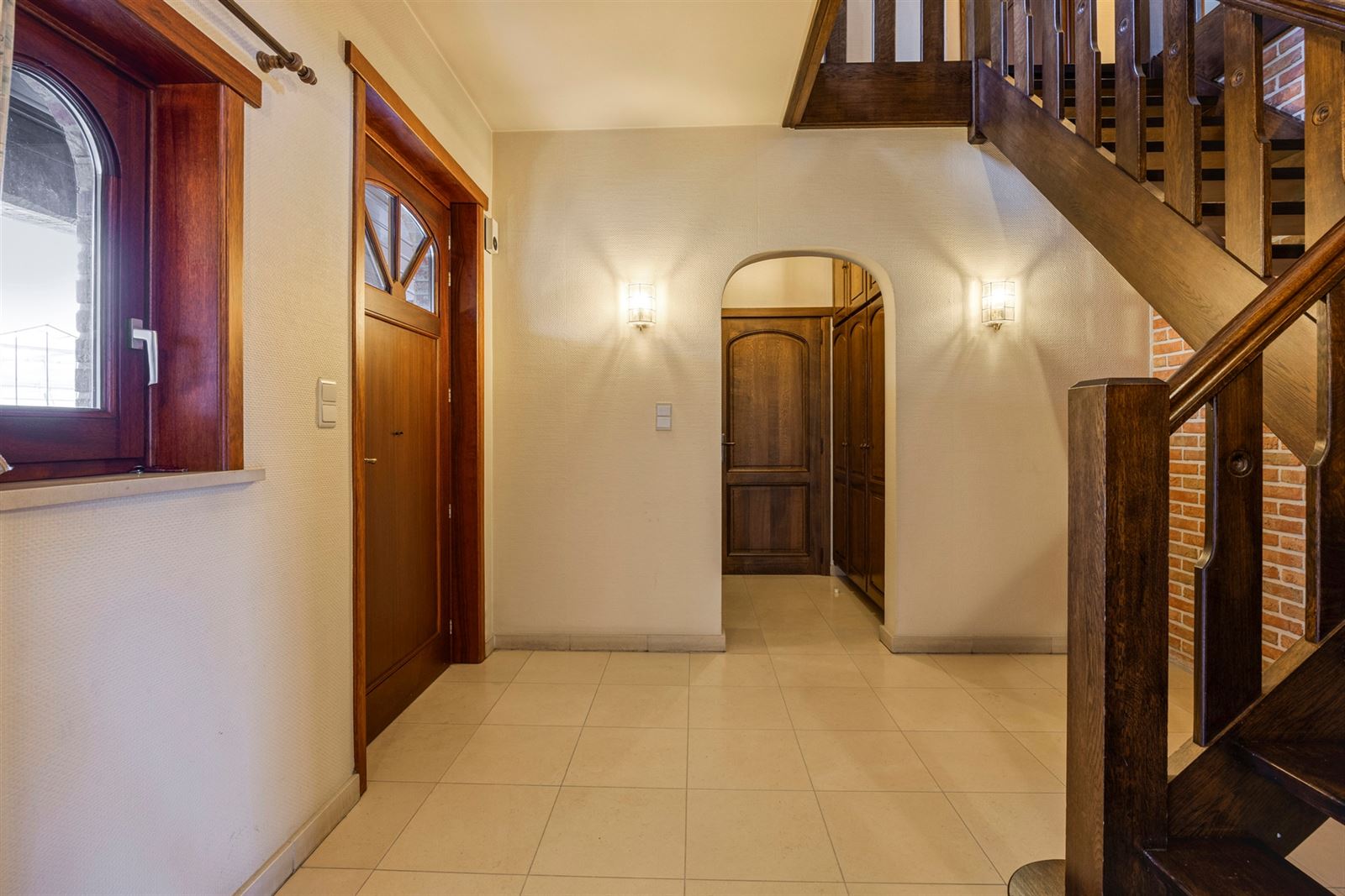 Riante open bebouwing in rustige straat - foto 5