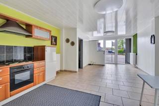 Gelijkvloers appartement van 85 m² met één slaapkamer op wandelafstand van centrum Tienen. Bovendien beschikt het appartement eveneens over een...