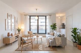 EPC B+, ELEKTRICITEIT CONFORMWelkom in dit charmante appartement van 85 m². Dit fijne appartement biedt alles wat u nodig heeft voor comfortabel wonen in een moderne buurt. Bod vanaf €260.000! (onder voorbehoud van aanvaarding van de verkoper) Het appartement beschikt over twee gezellige slaapkamers. De lichte en ruime woonkamer nodigt uit tot ontspanning en biedt een aangename, huiselijke sfeer. De open keuken is volledig ingericht en is voorzien van moderne apparatuur.Een van de troeven is het gezellige, overdekte terras. Het biedt een aangename plek om te ontsnappen en van de frisse lucht te genieten, met een prachtig zicht op de Erasmus Gardens. De ligging in Anderlecht is ideaal: u bevindt zich in een dynamische buurt met winkels, openbare vervoersmogelijkheden, een ziekenhuis, kinderdagverblijf, snelle connectie met de ring van Brussel, ... . Perfecte combinatie van stedelijk comfort en woongenot!Dit appartement is een uitstekende gelegenheid voor wie op zoek is naar een fijne thuisbasis. Mogelijkheid om de staanplaats apart aan te kopen voor 20.000 euro.