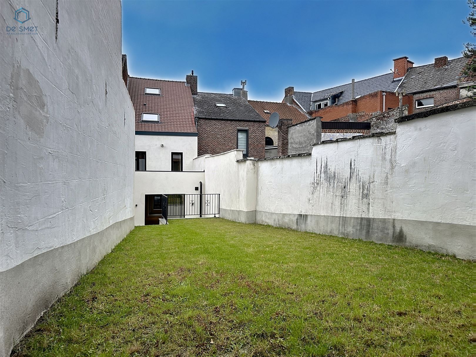 Prachtig gerenoveerde herenwoning met 5 slpks, 2 badkamers en tuin in het hart van Geraardsbergen - foto 1