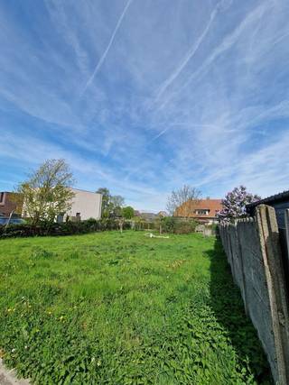 TERRAIN À BÂTIR DANS UNE RUE SANS ISSUE À ROOSDAALVous recherchez le terrain idéal pour construire votre maison familiale ? Ce beau terrain de 545 m²...