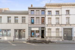 Located in the heart of Frasnes-lez-Buissenal, this versatile property comprises a commercial space, an apartment, and a warehouse, offering...