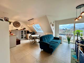 Dit INSTAPKLAAR en ENERGIEZUINIG appartement (BJ. 2019) bevindt zich op de derde verdieping van een modern appartementsgebouw en beschikt over...