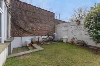 Immo Pické vous propose cet appartement rez-de-chaussée idéalement situé à proximité des écoles, des commerces, des transports en commun et...