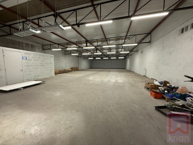 Magazijn / KMO-gebouw te huur – ± 1.500 m² - foto 4