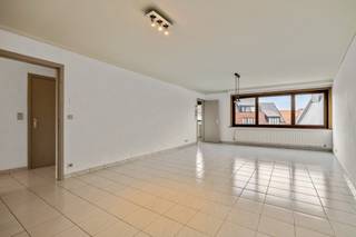 INDIEN U EEN BEZOEK WENST IN TE PLANNEN GELIEVE EEN BEZOEK AAN TE VRAGEN VIA WWW.HILLEWAERE.BE VIA DE RODE KNOPDit prachtige appartement bevindt zich...