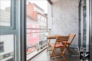 Instapklaar 2-slaapkamerappartement recht in het centrum van Hasselt - met 2 kelderbergingen! TROEVEN:- Energiezuinig: EPC label B! - Elektrische...